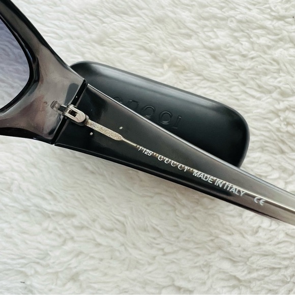 Gucci GG 2432/S T5V Gray/Black Clear Frame Gradient Lens Oval Sunglasses w/Case - Picture 11 of 16